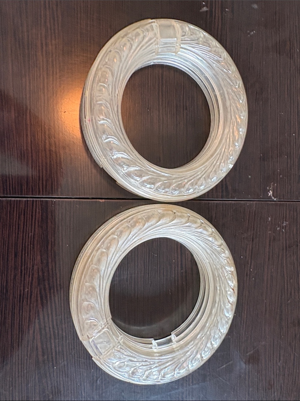 Set a six MCM clear acrylic round curtain/ drapery rings grooved texture design
